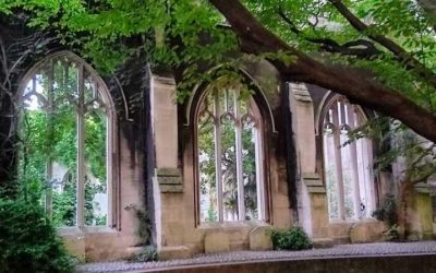 Virtual Tour of the Secret Gardens in the City of London and Highlights of the Royal Parks